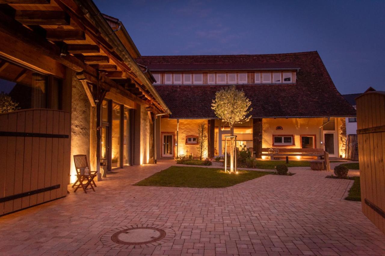 Baumgartners Dreiseithof - Historisch, Modern, Zentral Apartment Bad Krozingen Luaran gambar